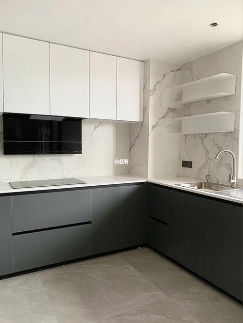 高颜值且实用的现代黑白灰厨房装修