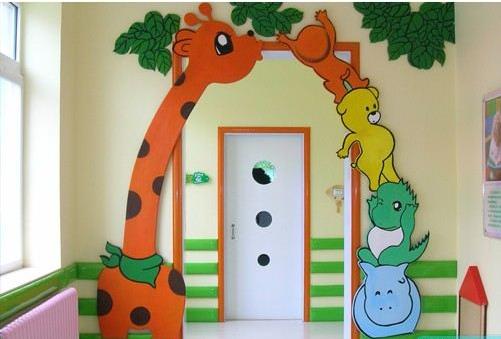 幼儿园教室门口布置图片长颈鹿