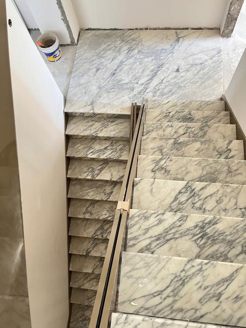 一眼选中的石头喜欢喜欢00楼梯踏步贴好了大理石楼梯