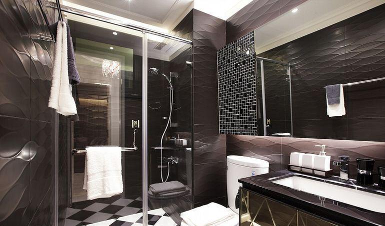 平米三居室新古典风格深色系淋浴房卫生间效果图
