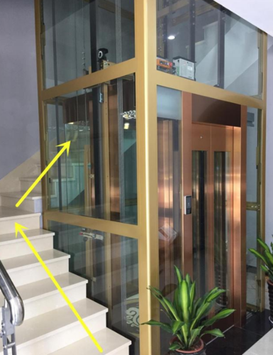 我有疑问买别墅的业主是选自带电梯井的还是装在楼梯旁的