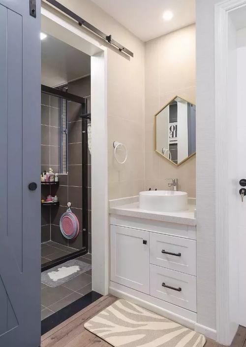 3淋浴房淋浴房当然是效果最好的干湿分离方式如果你家卫生间面积够