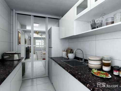 厨房白色烤漆系列为主台面是黑金沙石英石考虑到厨房油烟量大门板