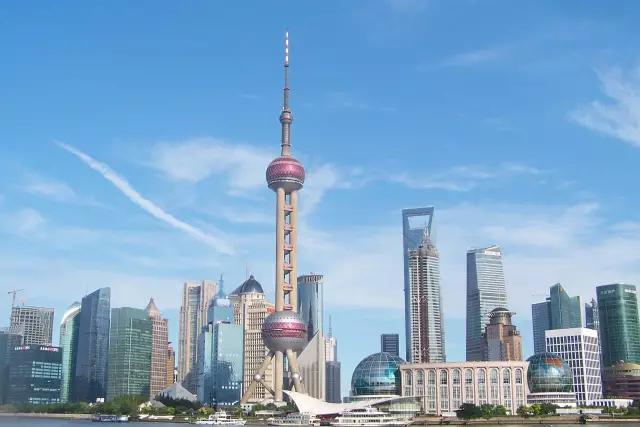 1上海中心大厦上海中心大厦是上海浦东陆家嘴的一座高层标志性建筑