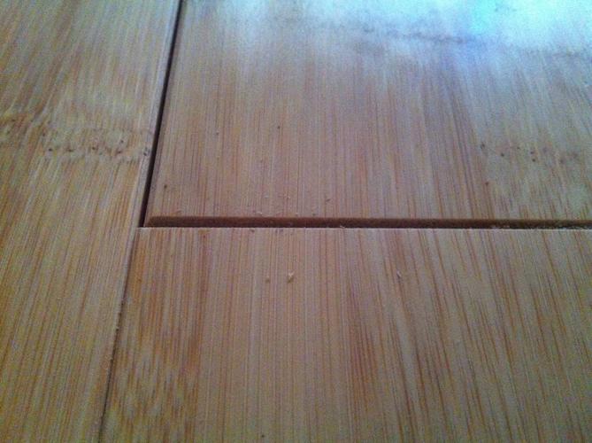竹地板刚安装完就有很大裂缝.怎么办