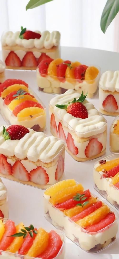 草莓蛋糕美食诱惑高清手机壁纸