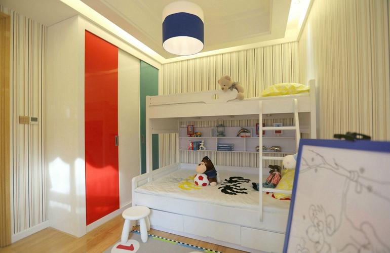 三室一厅老房儿童卧室高低床装修效果图