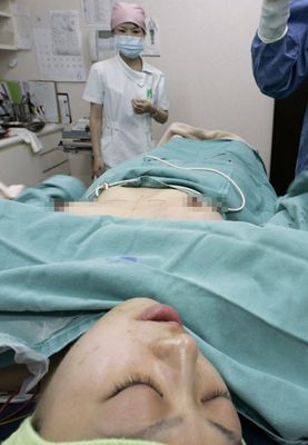 日本女子真实隆胸手术过程图2
