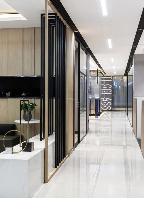 广州1500平公司办公室走廊装修设计装信通网效果图