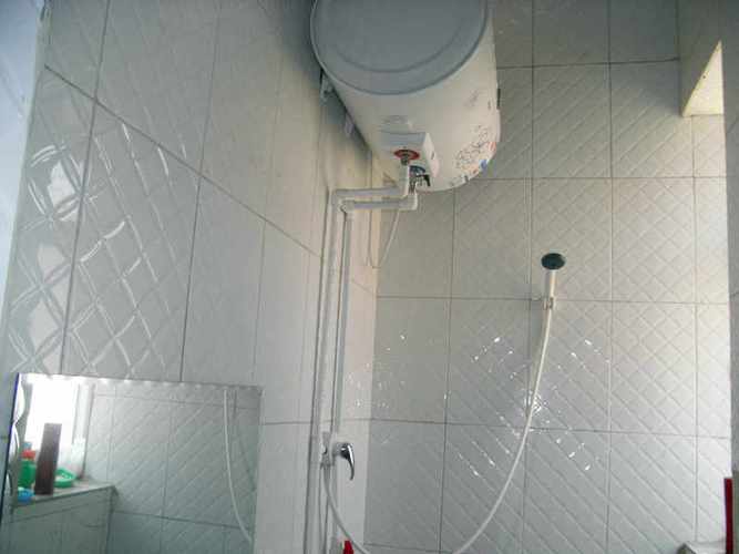 卫生间明水管可以安装花洒吗