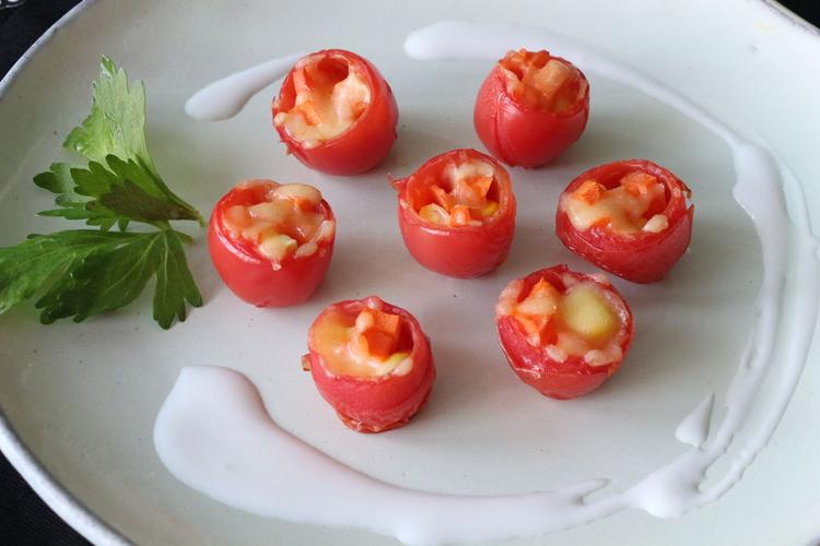 p奶酪焗烤圣女果是一道美食主要食材有樱桃西红柿奶酪.