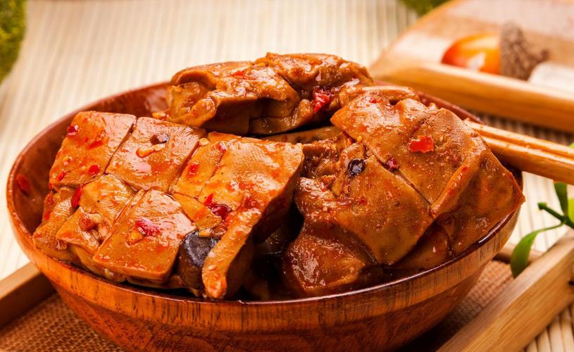 p金淘豆干是一道以卤豆干为主要材料制作的美食.