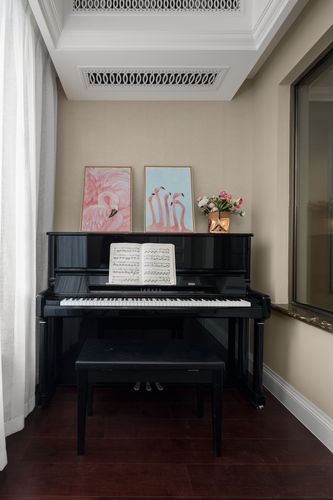 轻奢美式家装修钢琴图片