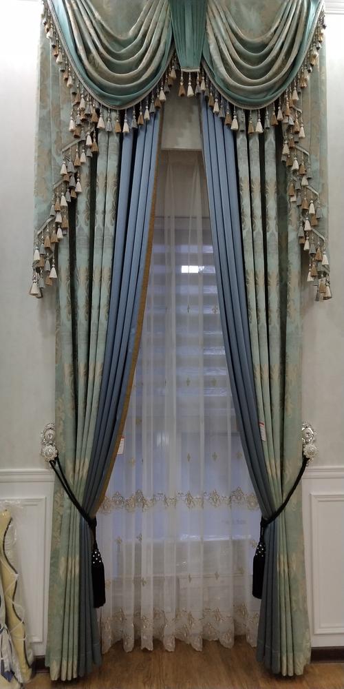 漂亮的窗帘不仅在于花色和图案的搭配布料种类款式设计以及配件选用