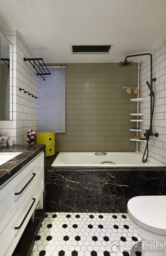 现代黑白风格卫生间装修效果图白色浴室柜图片