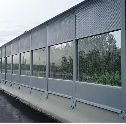 云南昆明高速公路声屏障地铁高铁玻璃钢隔音屏工厂小区空调外机穿孔吸