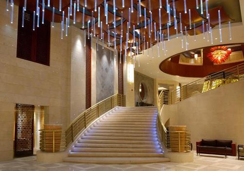 工装扶手过道现代风格酒店大堂旋转楼梯装修图片现代风格沙发图片效果
