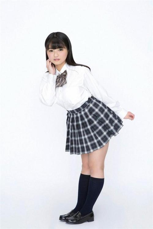 日本可爱女孩片冈沙耶性感比基尼爆乳棚拍摄影是图片吧88.
