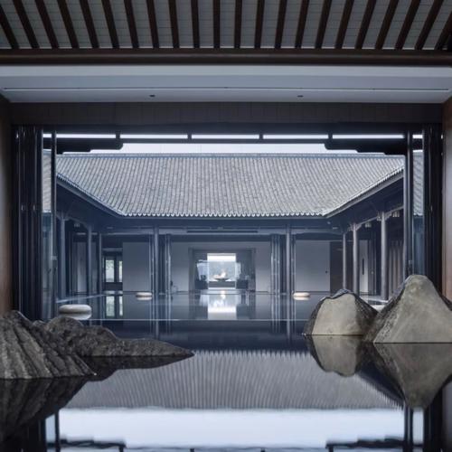 广州央玺的二进空间以下沉庭院演绎四水归堂圆形屋檐由外而内设计