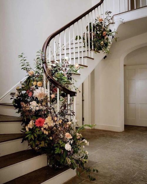 婚礼灵感自然风楼梯花艺装置