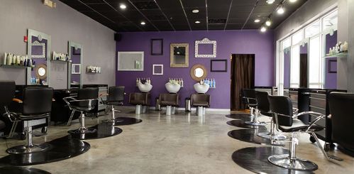 美发店简单装修紫色墙面效果图片